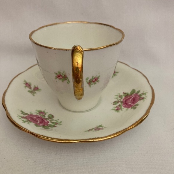 Fine bone china tea cup and saucer - Picture 6 of 7